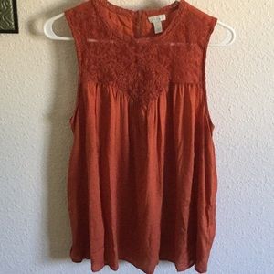 Hinge lace inset tank.